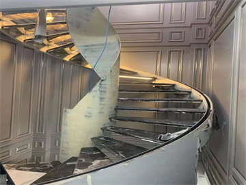 中海御湖世家別墅旋轉樓梯